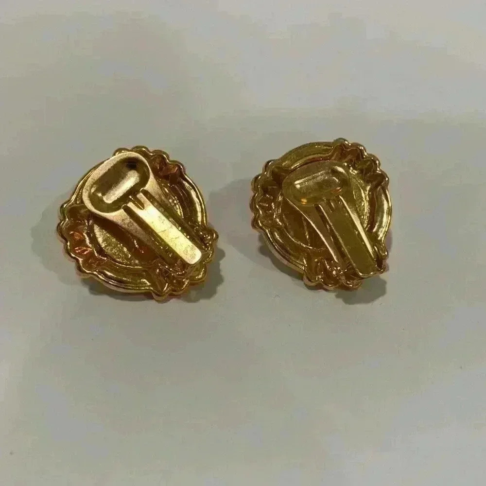 Clip earrings - Picture 3 of 4